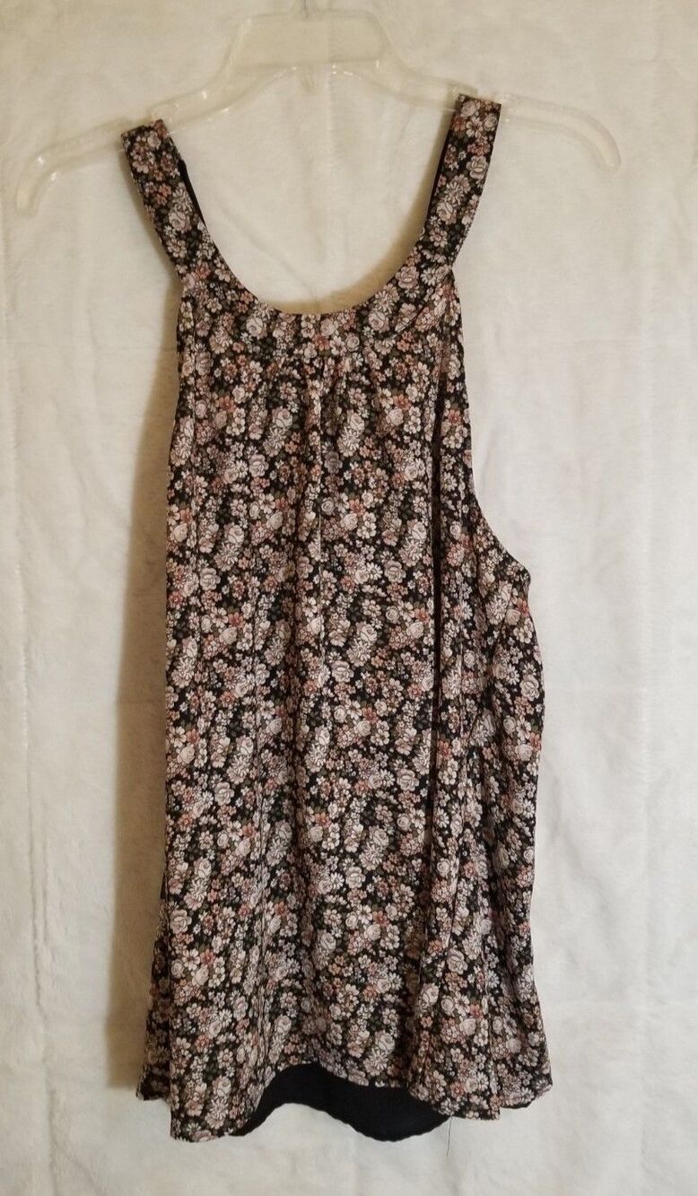 Soho Jeans New York & Company Floral Stappy Sleeve Top With Contrast Back MEDIUM